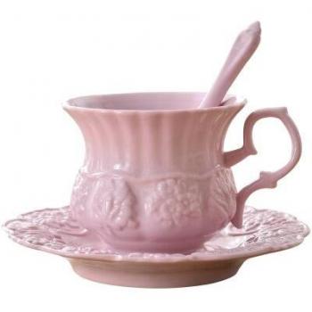 Kreatives Set aus Porzellan-Kaffeetassen mit Untertasse