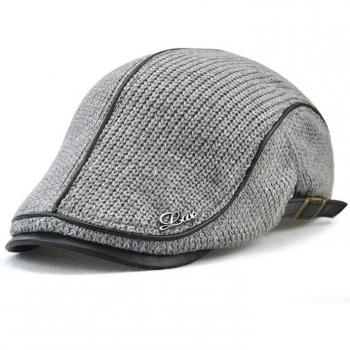Cappello de cuero sintético con visera