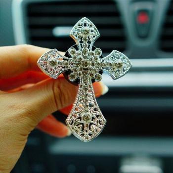 Clip Crucifix Jésus – Aromatisateur de Voiture