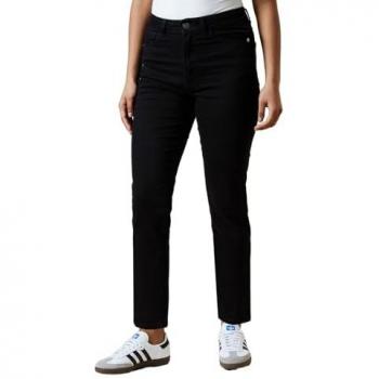 Petite Women's Black Comfort Stretch Slim Mom Jeans