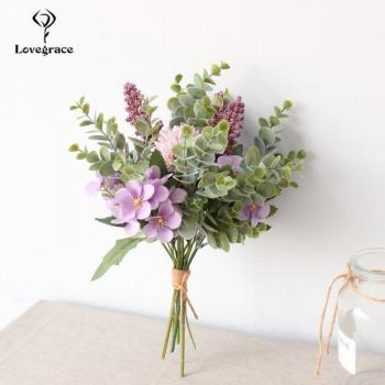 Bouquet de Mariée Soie Pommier et Eucalyptus