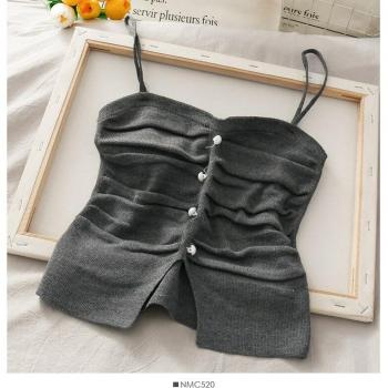 Blusa Corta con Detalle Fruncido y Botones