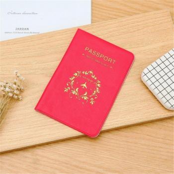 Mochila Elegante: Protección para Pasaporte y Tarjeta