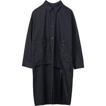 Blusa negra con bolsillos y estilo casual para mujer DZL2229