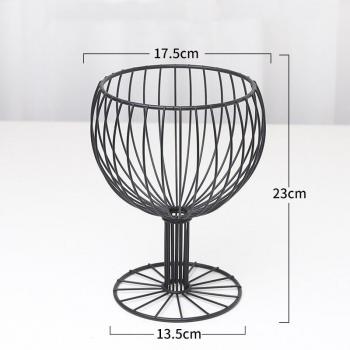 Designer Obstschale aus Eisen