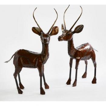Einzigartige Springbock Gartenfigur aus Metall