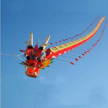 Sieben Meter langer Drachen