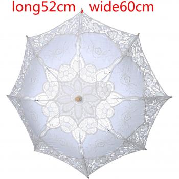 Parapluie romantique en dentelle avec manche en bois