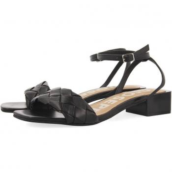 Sandalia Negra con Detalle Trenzado