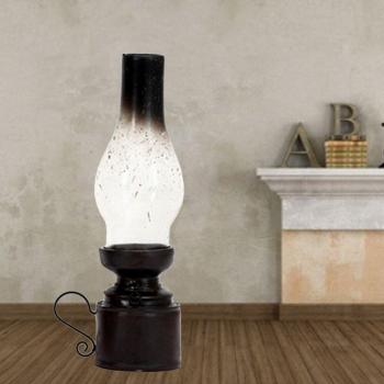 Nostalgische Kerosinlampe mit Glasabdeckung
