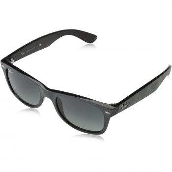 Ray‑Ban New Wayfarer Soft Touch para Hombre, Marco Alcántara Negro/Top Grey, Lente Gris Gradient 18 mm