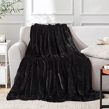 TravelSize PlushBlanket – Black Edition