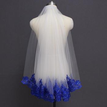 Voile de mariée court à dentelle brillante avec peigne