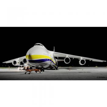 Aeromodello in kit Antonov AN-124 Ruslan 1:144