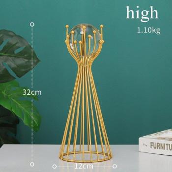 Luz ornamental nórdica con bola de cristal