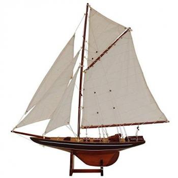 Classic Model Yacht