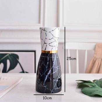 Vase en céramique avec motif marbre blanc noir et bord doré