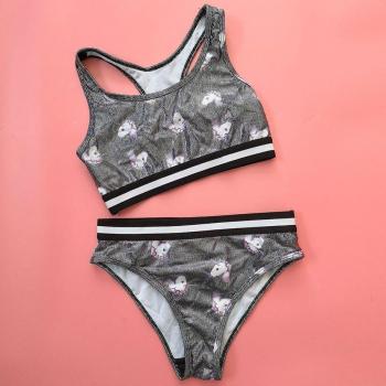 Traje de baño deportivo brillante con alas de unicornio