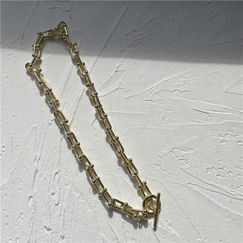 Collar Geométrico Metálico para Hombre y Mujer