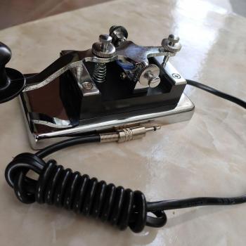 Estación Portátil K4 con Modos Telegrama y Morse