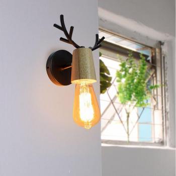 Luce Cervo Moderno