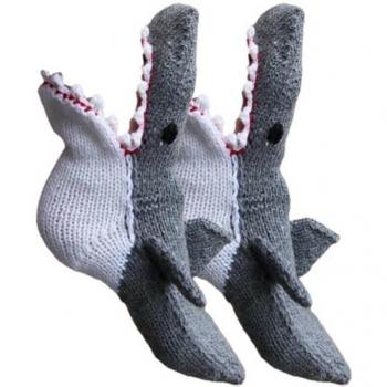 Kreative Kinder-Socken mit lustigen Karikaturen