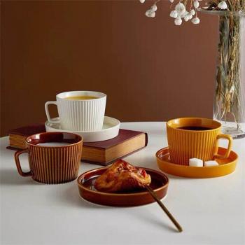 Café Cerámico Estilo Escandinavo
