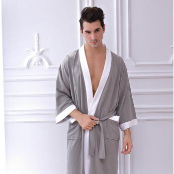 Albornoz de hotel para hombre en color negro