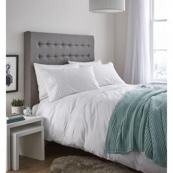 White Classic Double Duvet Ensemble – Catherine Lansfield Lace Design