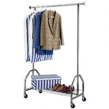 Perchero móvil de acero con estante inferior Wenko 4364810100