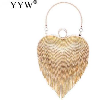 Bolso clutch de mano con detalles en plata para ocasiones especiales