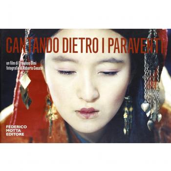 Cantando dietro i paraventi. Ediz. illustrata