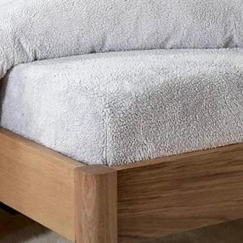 Weiches Fleece‑Spannbett in Grau – Kingsize Schlaftuch