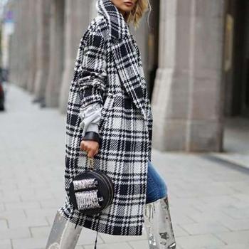 Abrigo Largos K‑Style: Cuadros y Elegancia