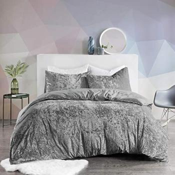 Hypoallergenic Velvet Winter King Cover