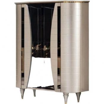 Moderne Glasvitrine mit Holzrahmen