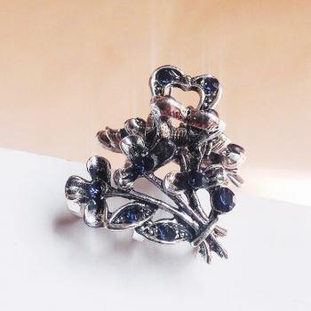 Accesorio de Cabello Mariposa: Pinza de Metal con Flores y Brillantes