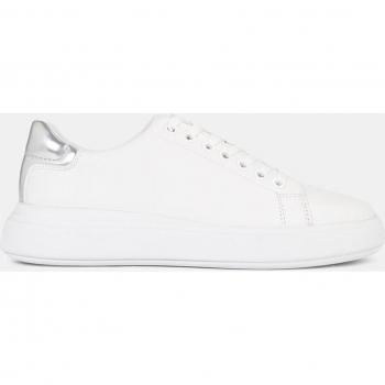 Stylish White Sneakers with Contrast Accents