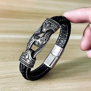 Brazalete de Estilo Nórdico en Acero Inoxidable
