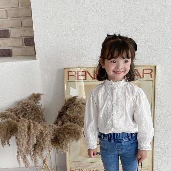 Herbstliches Langarmshirt für Mädchen mit Spitze