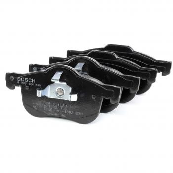 BOSCH Anti‑skrik bromsbeläggssats med plåttapp för Volvo V70 II 285, S60 I 384, XC70 CC 295, S80 I 184