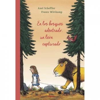En los bosques adentrado, un león capturado