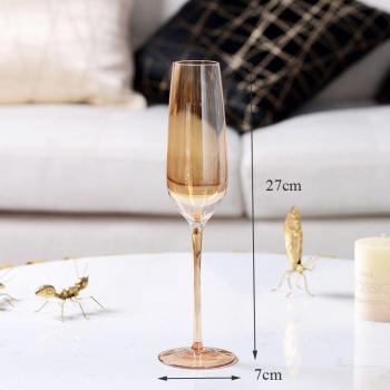 Copas de Champán con Diseño Dorado para Eventos Especiales