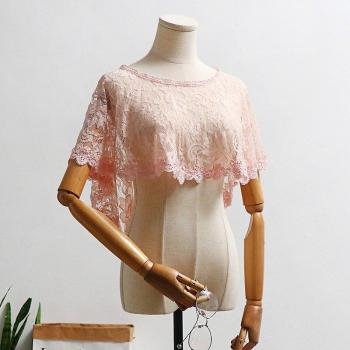 Cape de mariée en dentelle