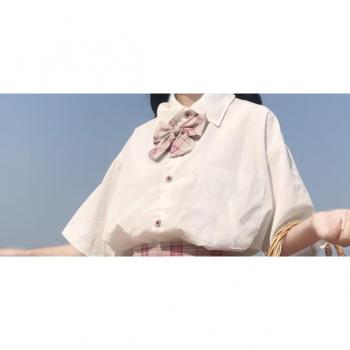 Tenue d'été pour étudiantes japonaises