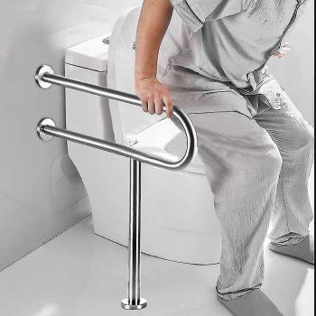 Sanitaires handicapés avec pieds stabilisateurs