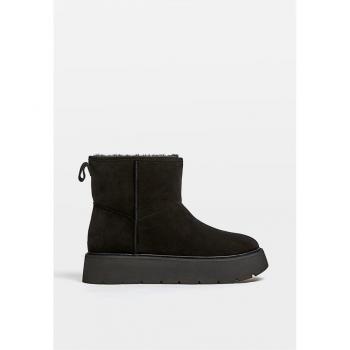 Stradivarius Women's Black Flat Ankle Boots with Faux Fur
