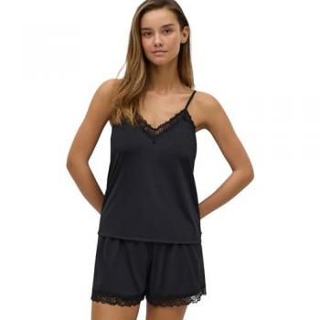 Set Rosa: Top con tirantes y short de encaje