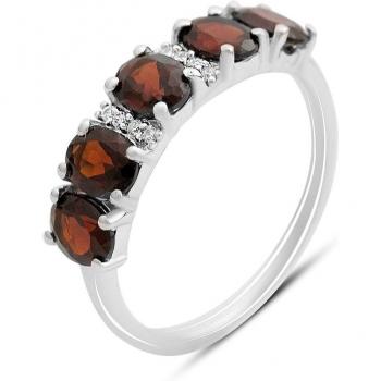 Anello in argento 18.5 con granato rosso scuro