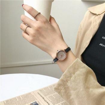 Retro Women's Leather Wristwatch